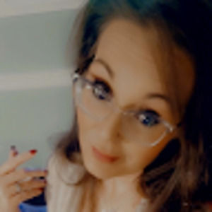 Meet your Posher, Carissa